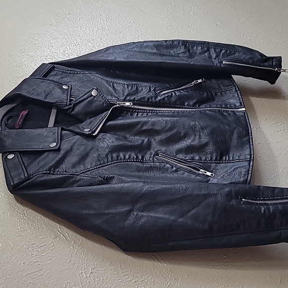 Moto jacket size M Black Zipper closure great pre-owned condition casual - Picture 2 of 13